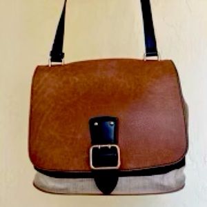 Authentic Burberry Crossbody Bag. Tan/Black Leather. Signature Cloth Interior.